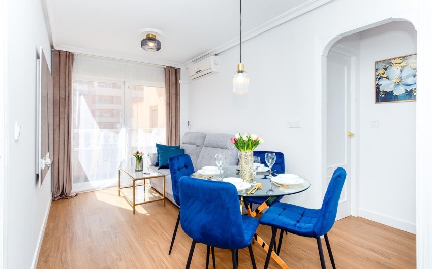 Herverkoop - Apartment -
Torrevieja - Centro