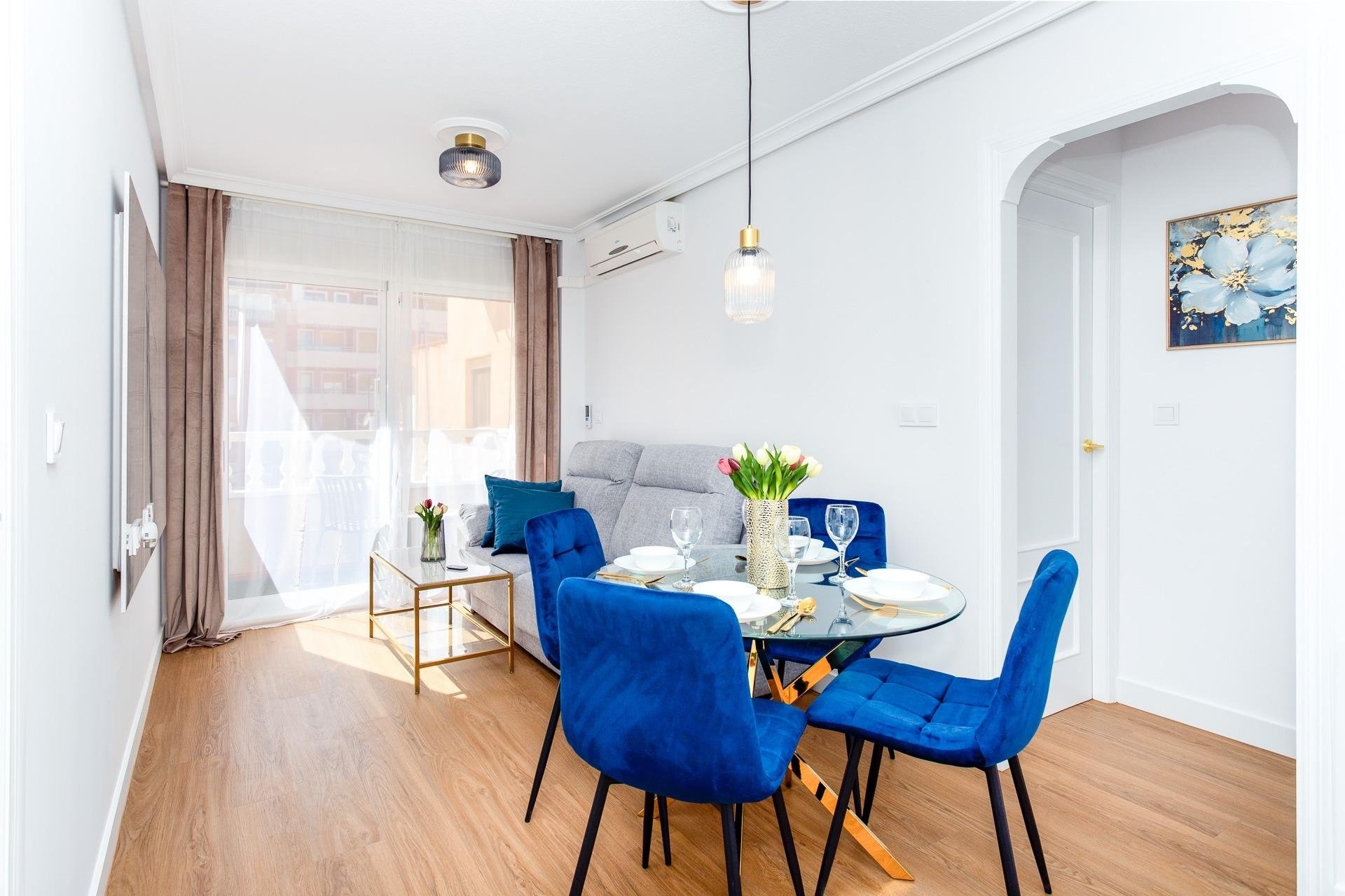 Herverkoop - Apartment -
Torrevieja - Centro