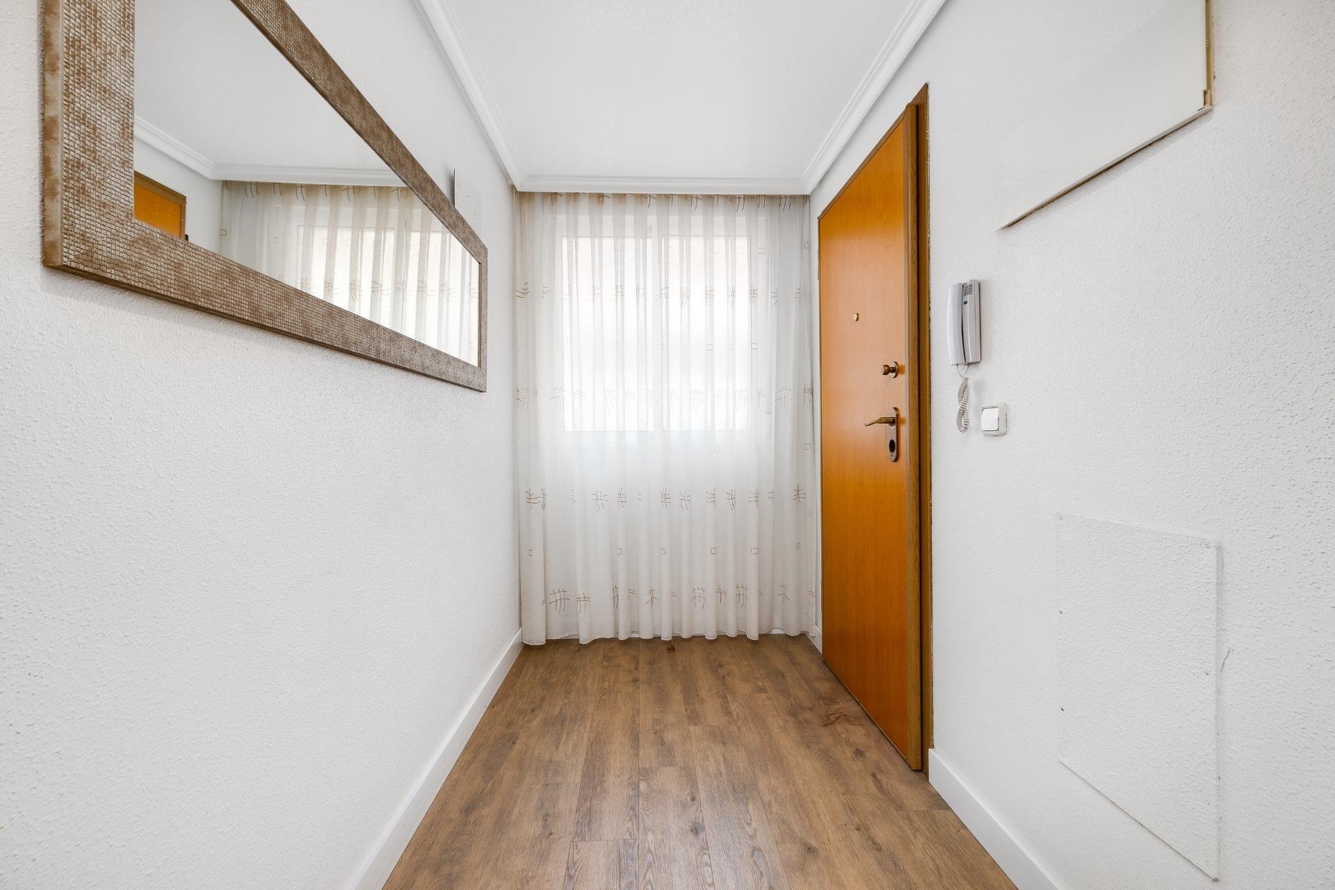 Herverkoop - Apartment -
Torrevieja - Centro