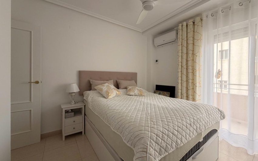 Herverkoop - Apartment -
Torrevieja - Centro