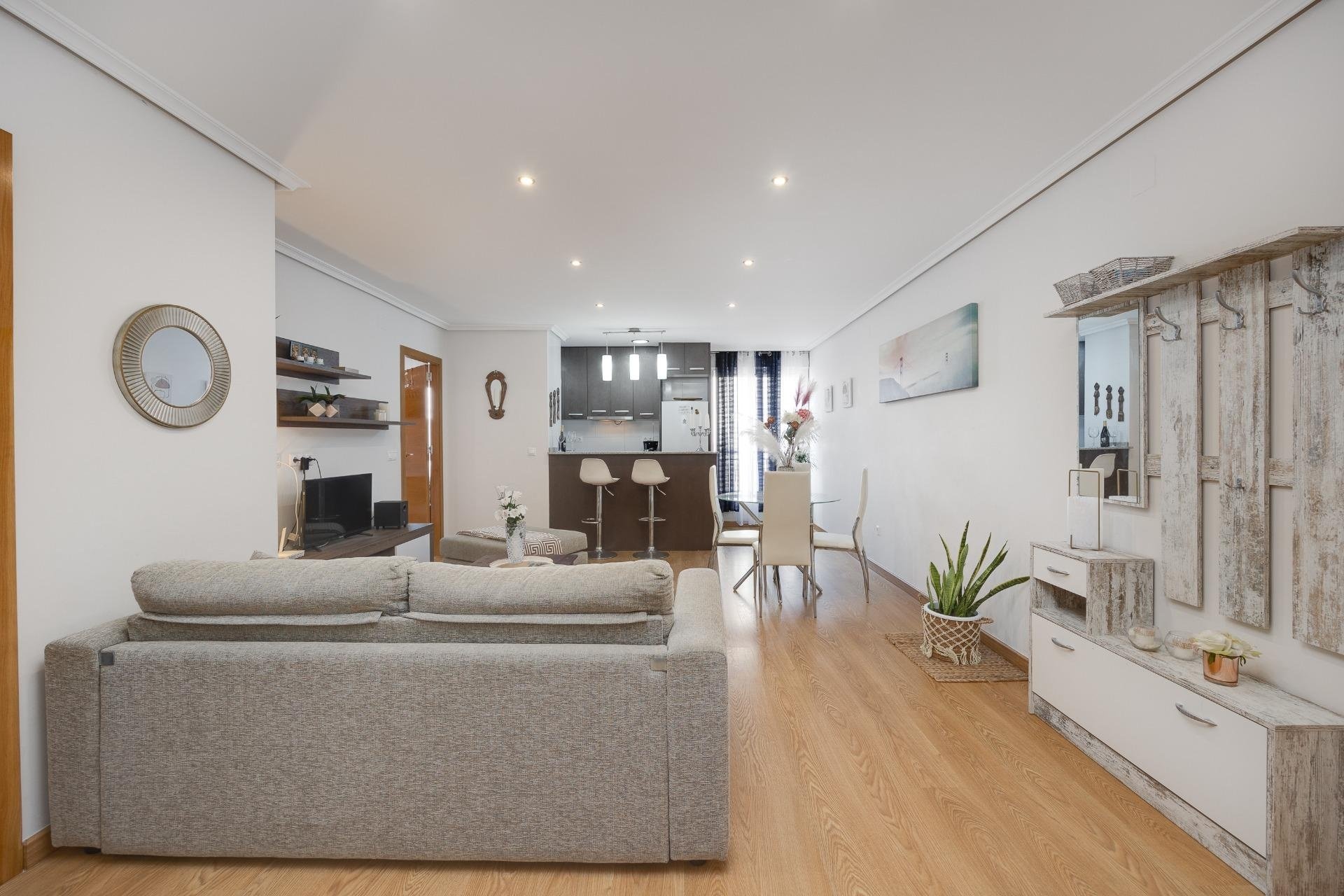 Herverkoop - Apartment -
Torrevieja - Centro