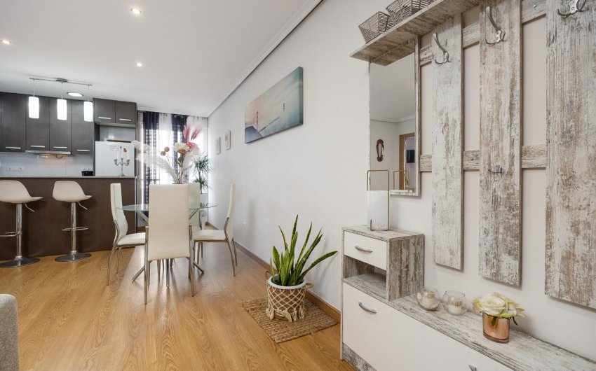 Herverkoop - Apartment -
Torrevieja - Centro