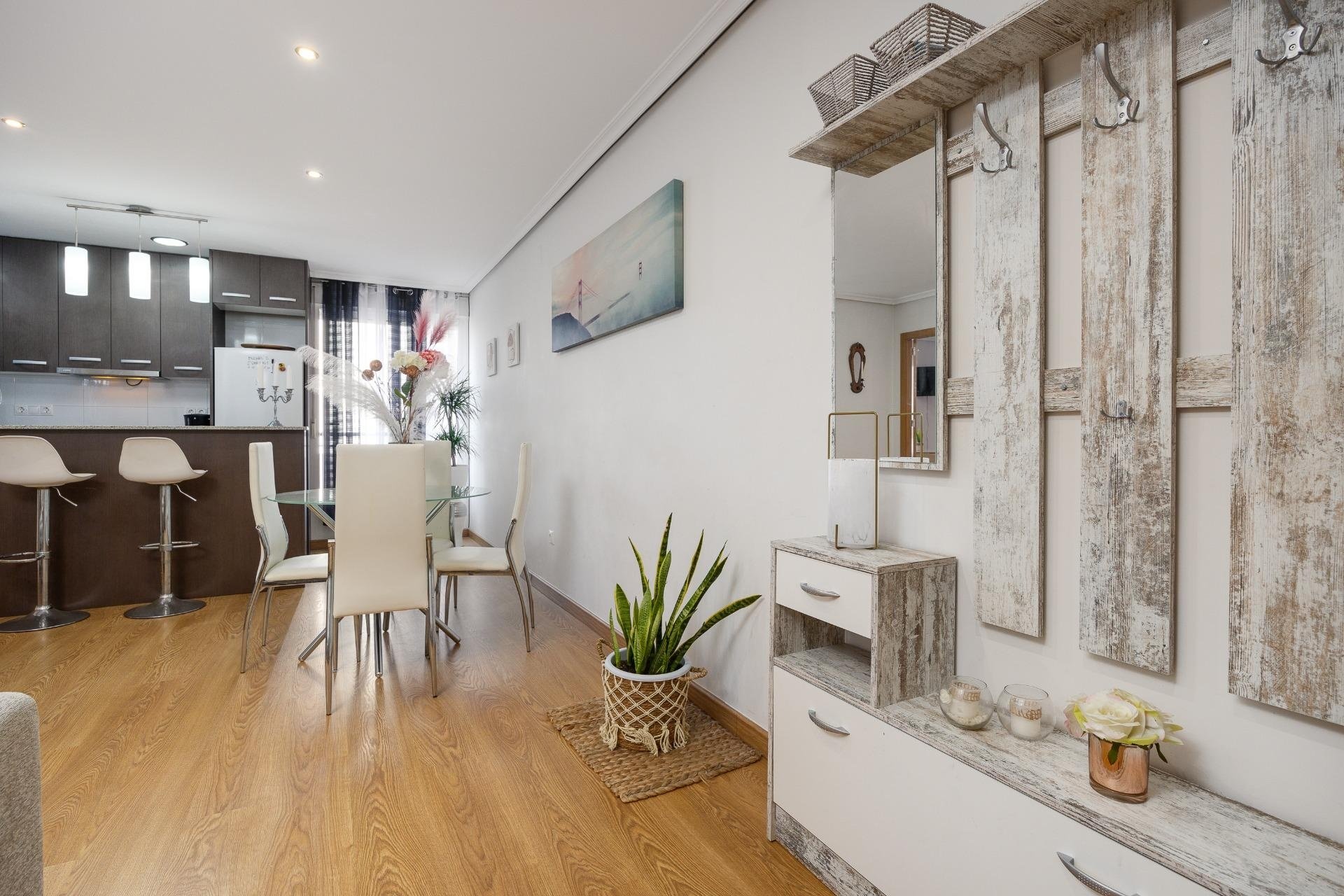 Herverkoop - Apartment -
Torrevieja - Centro