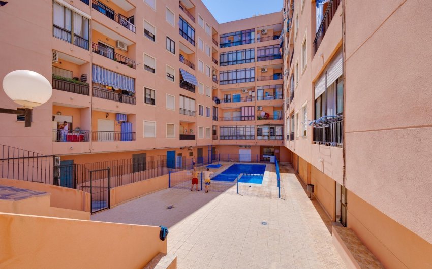 Herverkoop - Apartment -
Torrevieja - Centro