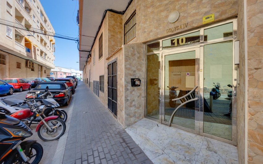 Herverkoop - Apartment -
Torrevieja - Centro
