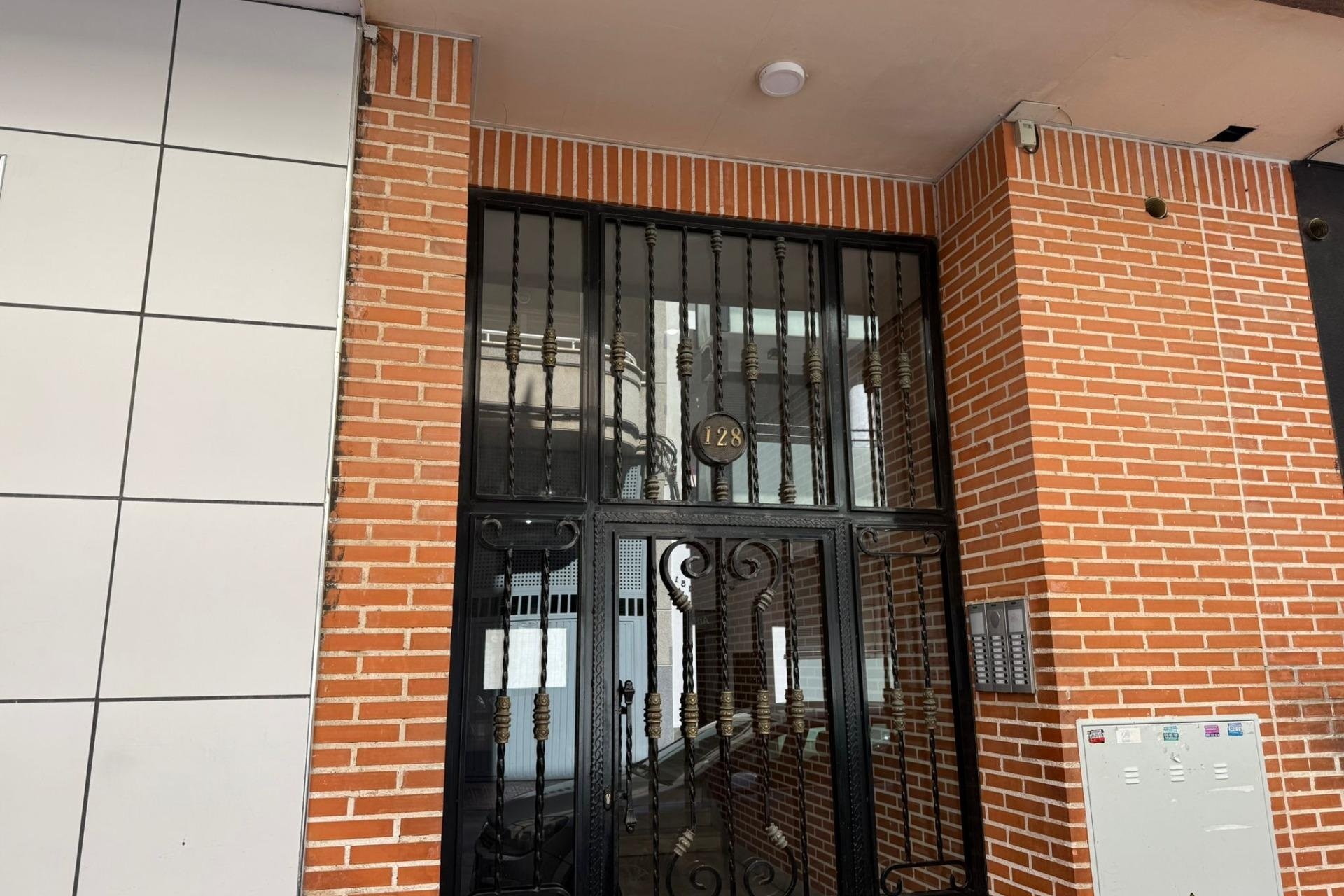 Herverkoop - Apartment -
Torrevieja - Centro
