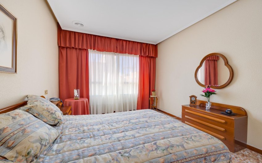 Herverkoop - Apartment -
Torrevieja - Centro
