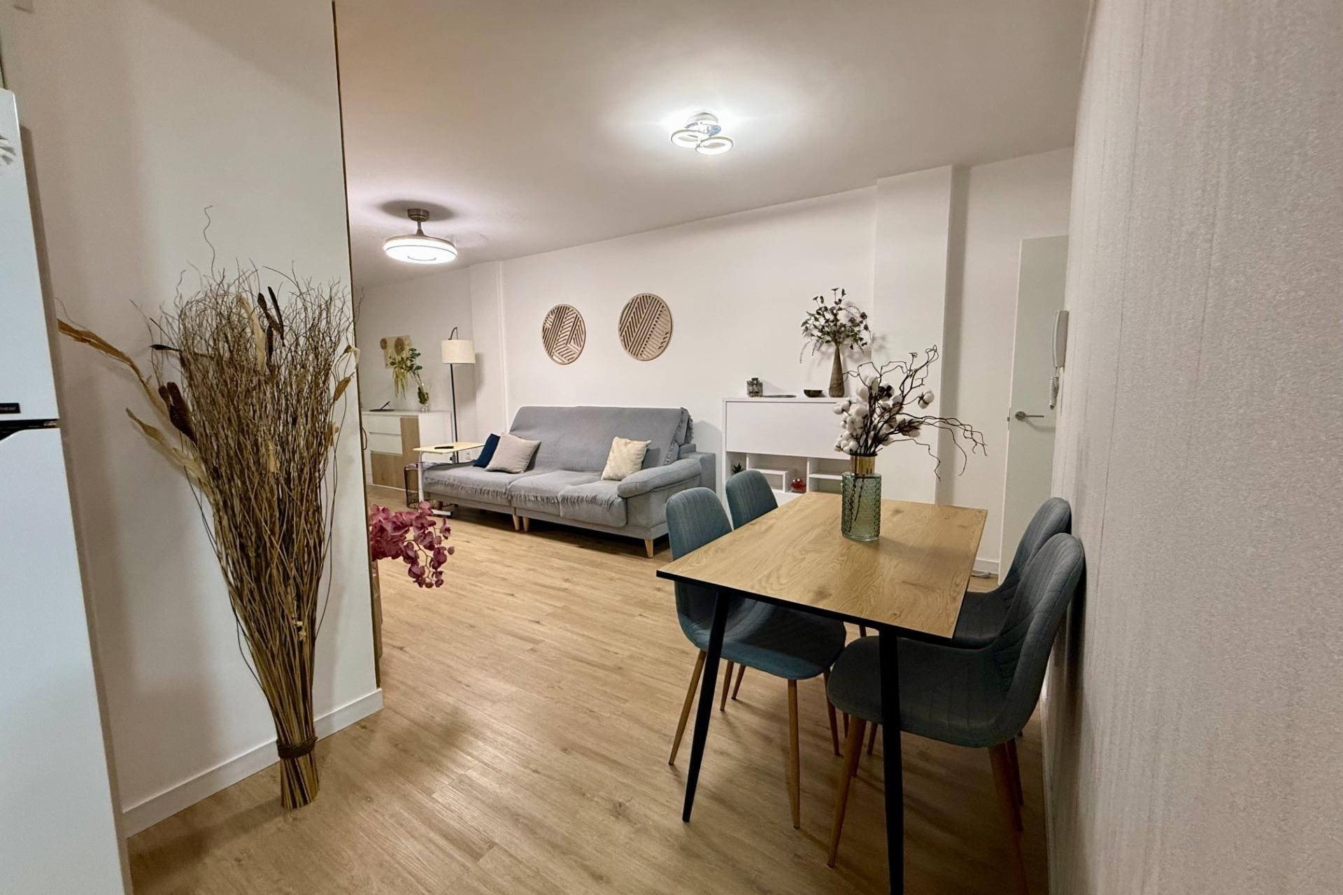 Herverkoop - Apartment -
Torrevieja - Centro