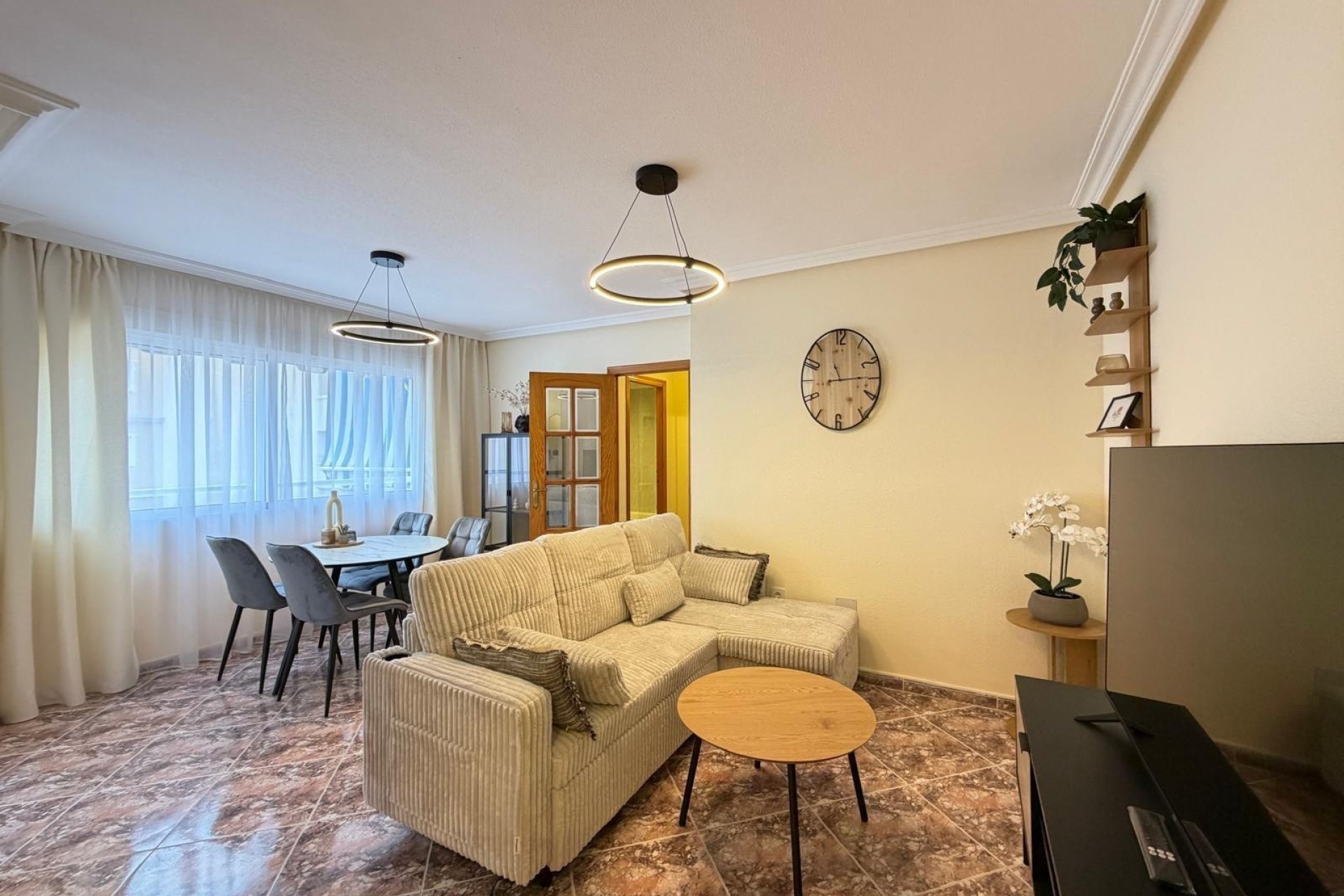 Herverkoop - Apartment -
Torrevieja - Centro