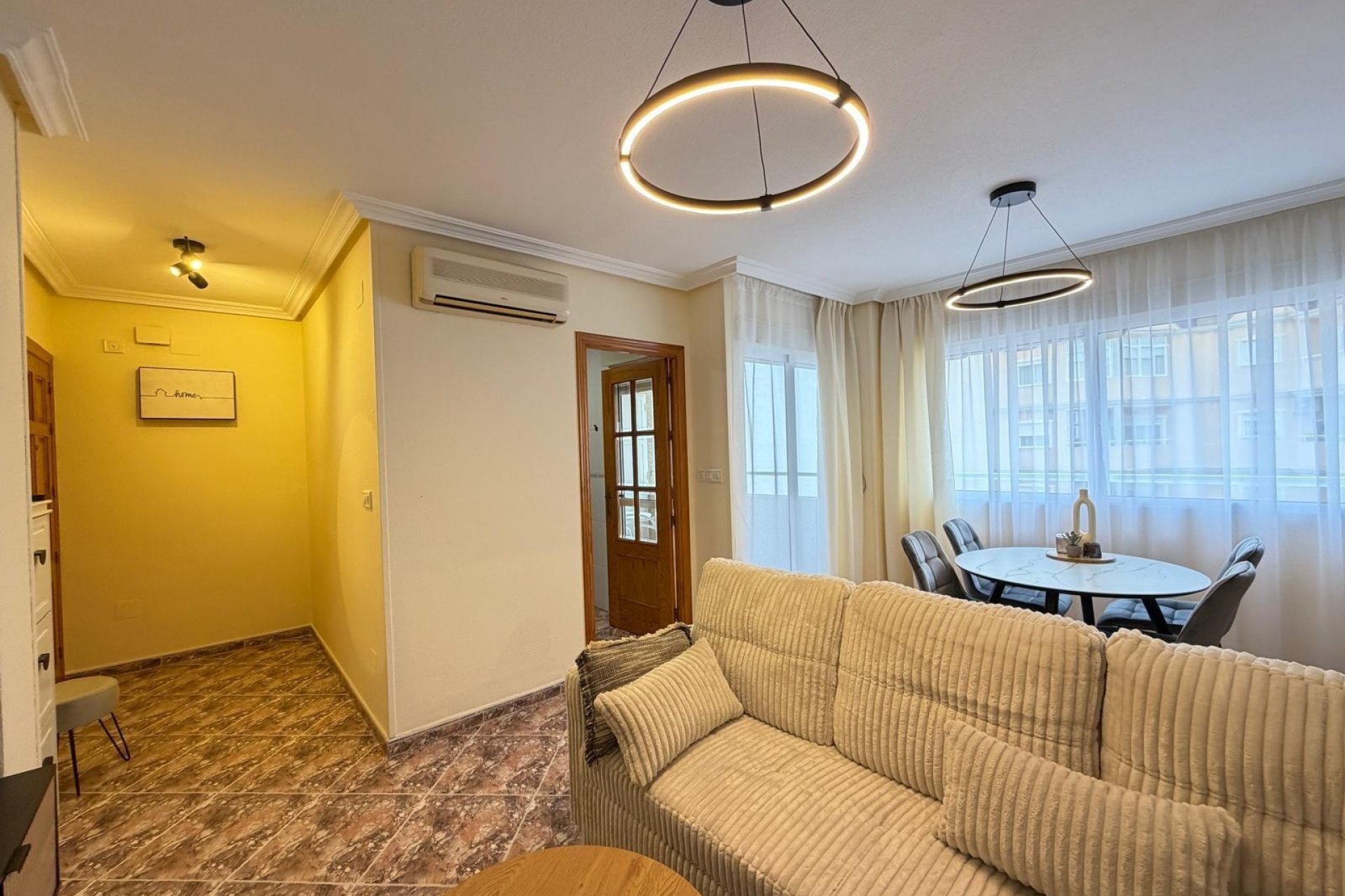Herverkoop - Apartment -
Torrevieja - Centro