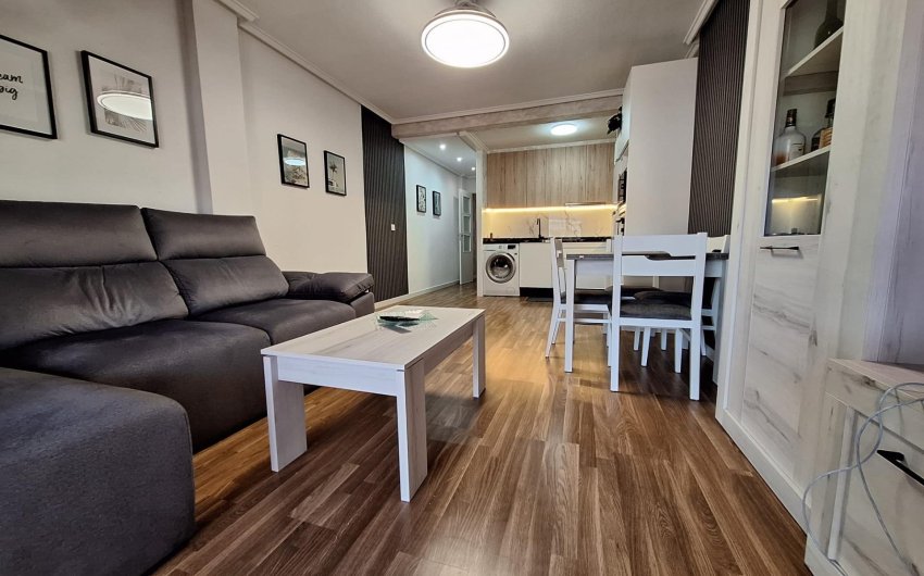 Herverkoop - Apartment -
Torrevieja - Centro