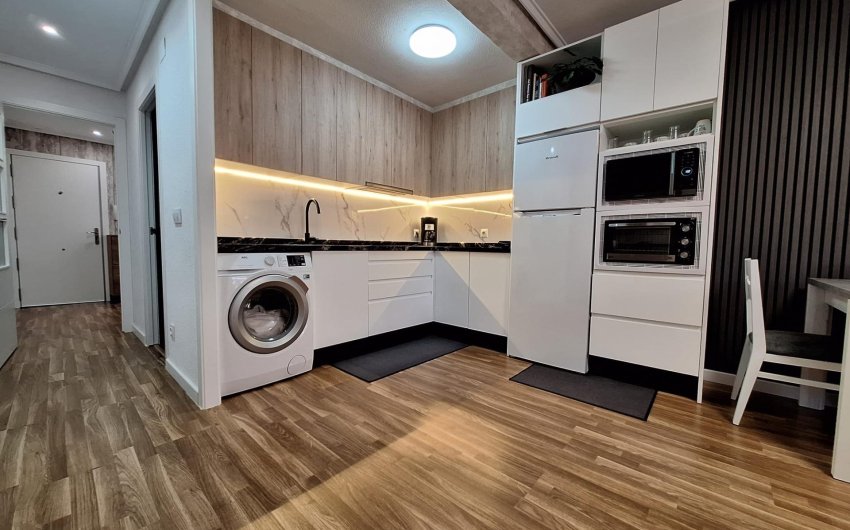 Herverkoop - Apartment -
Torrevieja - Centro