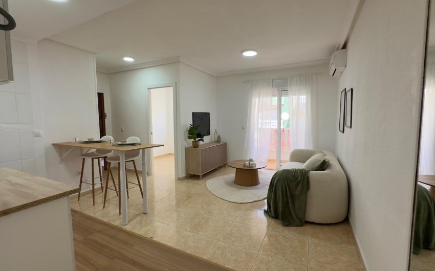 Herverkoop - Apartment -
Torrevieja - Centro