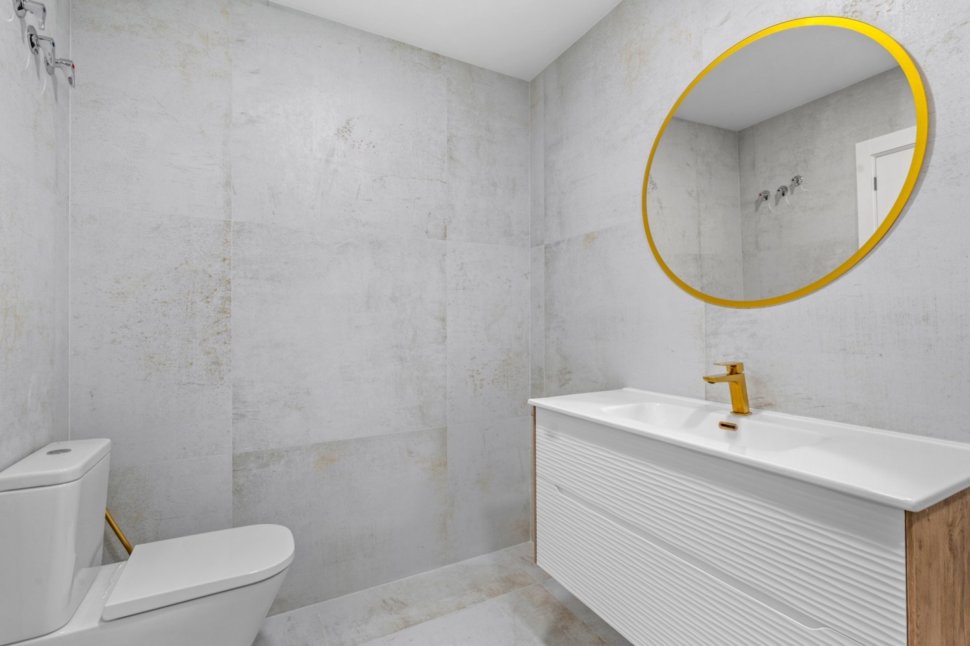 Herverkoop - Apartment -
Torrevieja - El Acequión - Los Náufragos