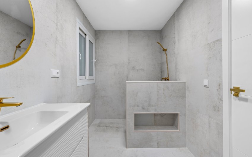 Herverkoop - Apartment -
Torrevieja - El Acequión - Los Náufragos