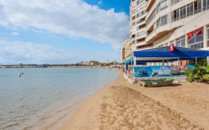 Herverkoop - Apartment -
Torrevieja - El Acequión - Los Náufragos