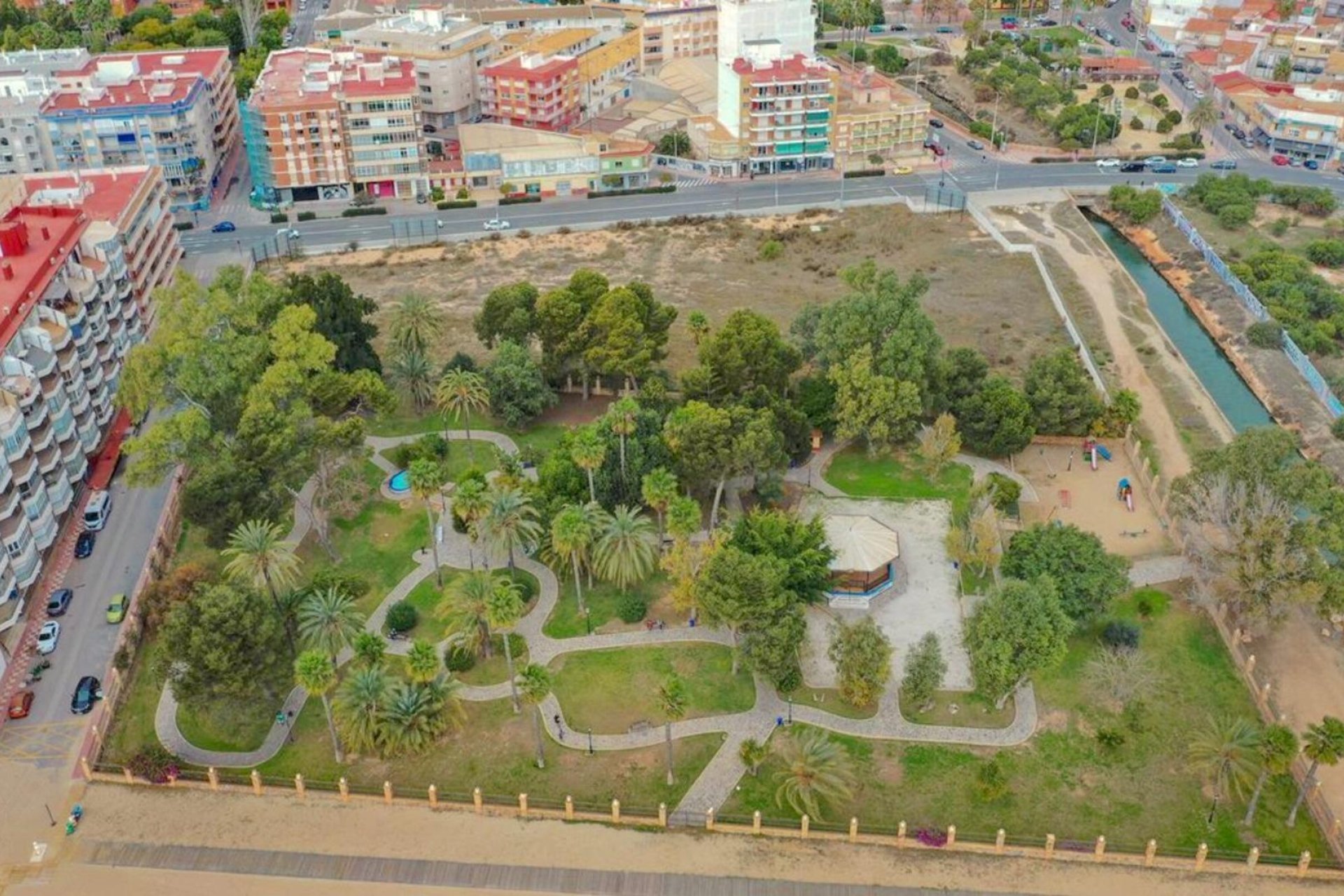 Herverkoop - Apartment -
Torrevieja - El Acequión - Los Náufragos