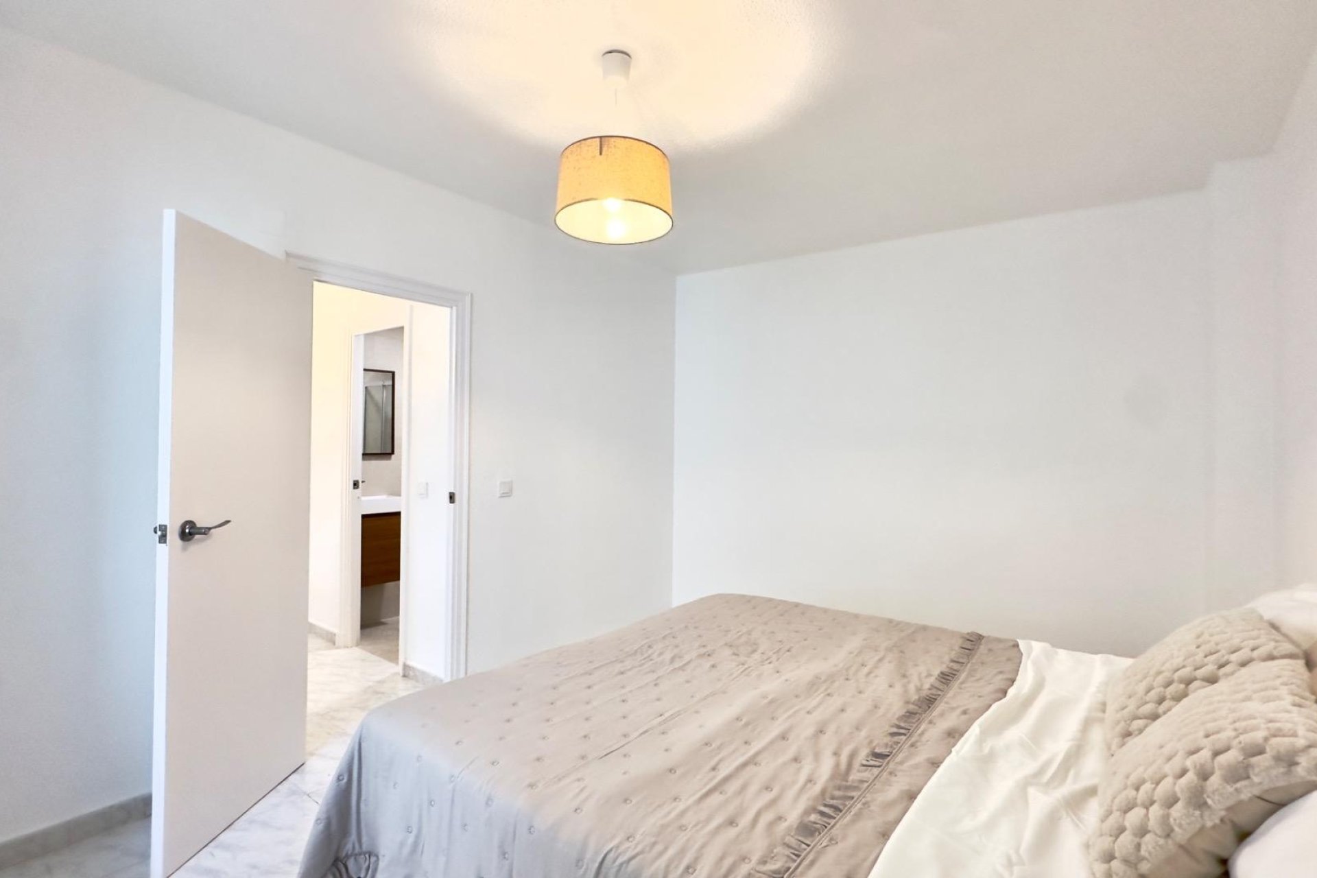 Herverkoop - Apartment -
Torrevieja - Estacion De Autobuses