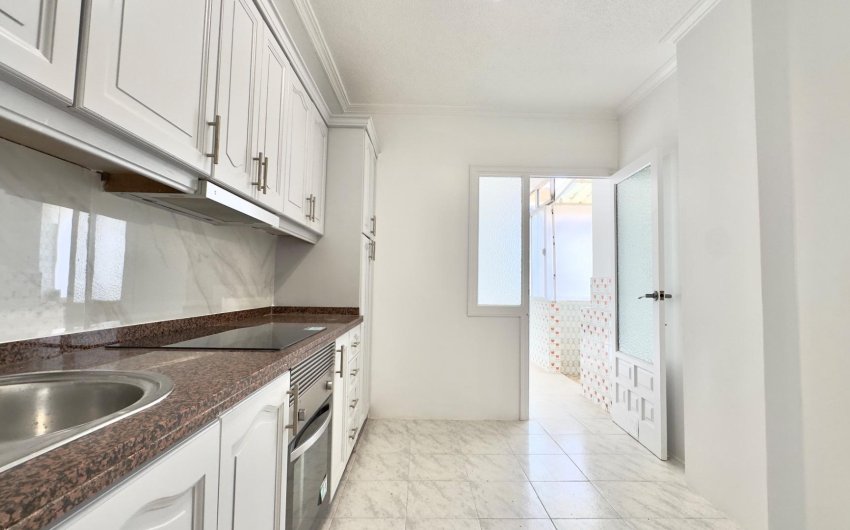 Herverkoop - Apartment -
Torrevieja - Estacion De Autobuses