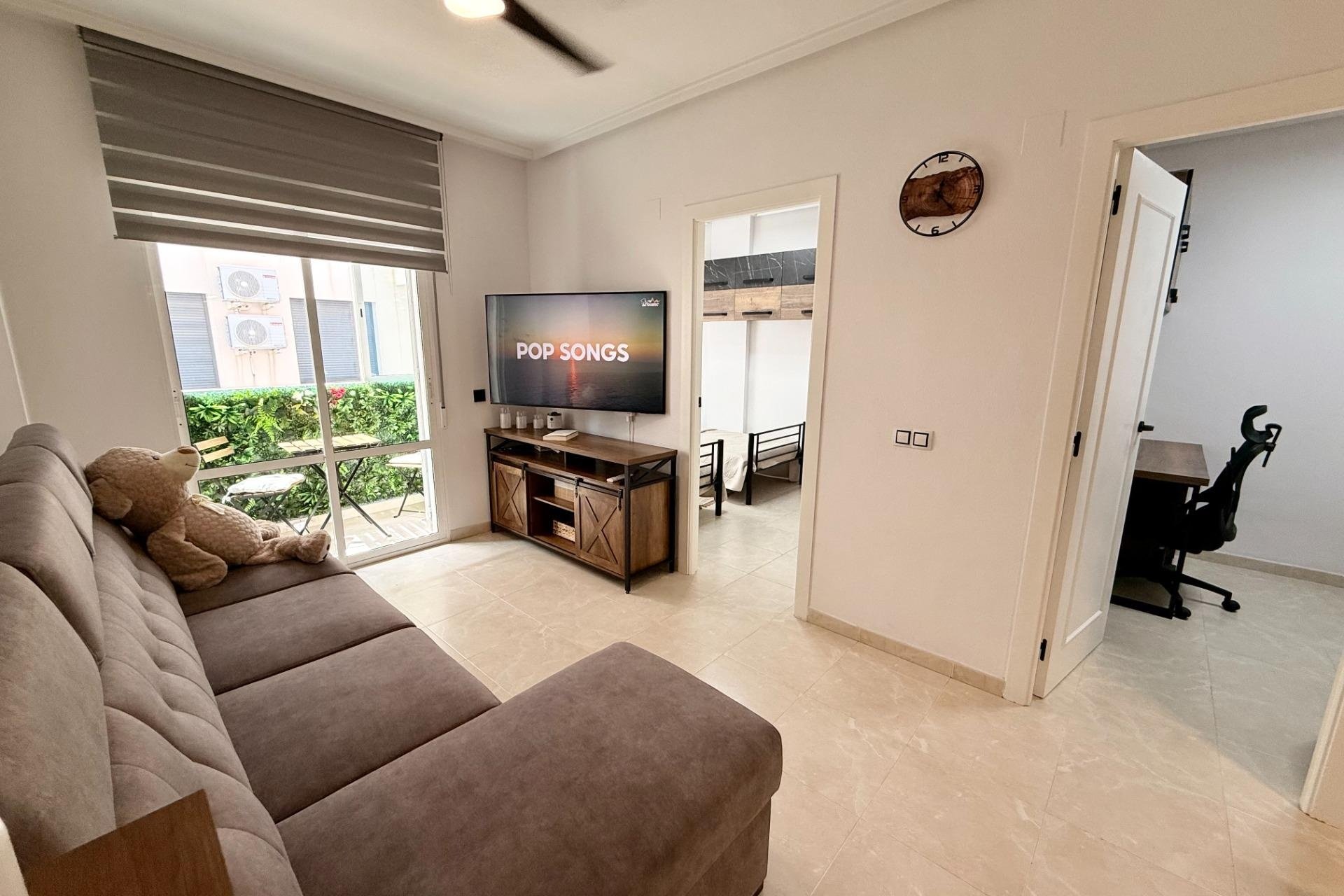 Herverkoop - Apartment -
Torrevieja - Estacion De Autobuses
