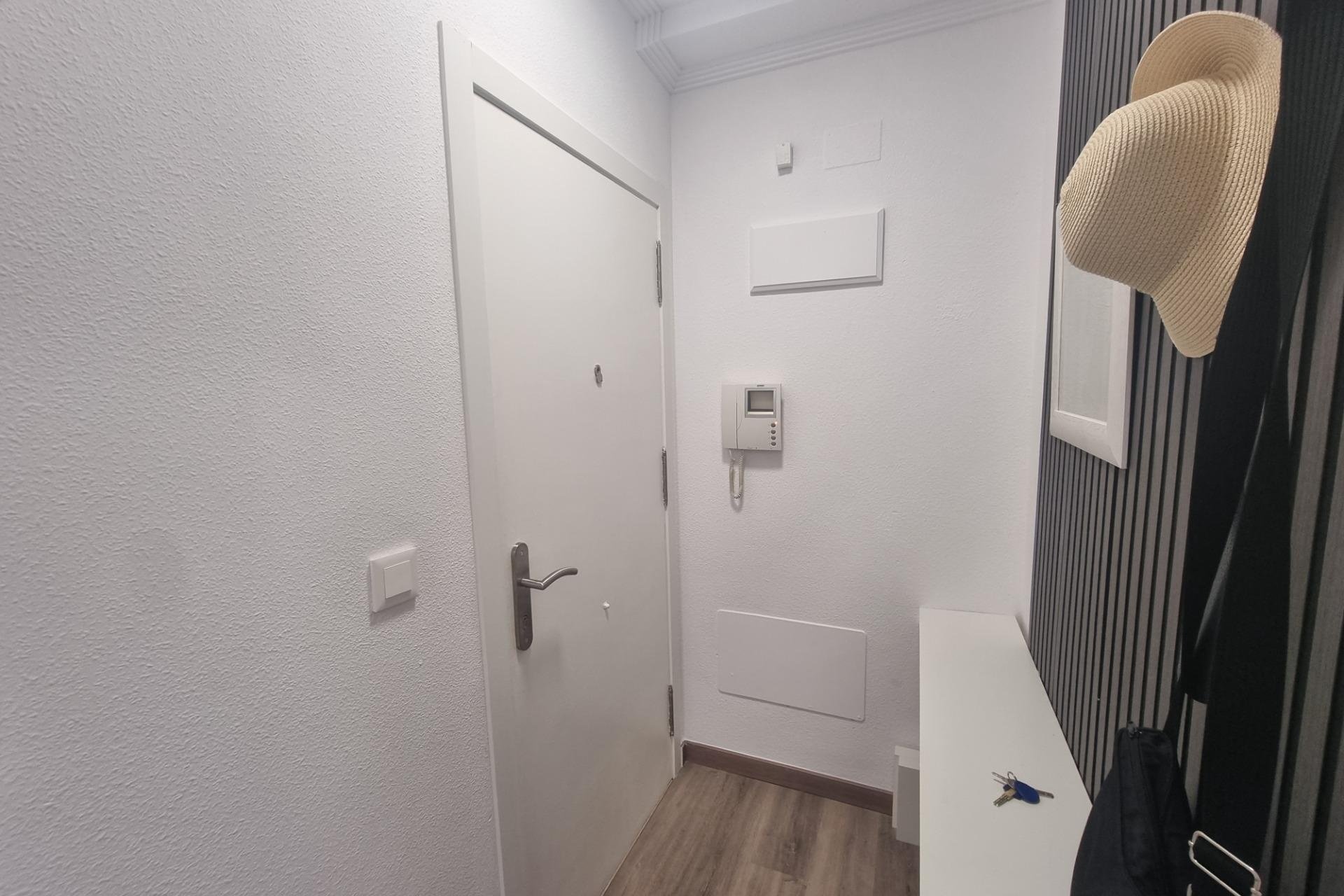 Herverkoop - Apartment -
Torrevieja - Estacion De Autobuses