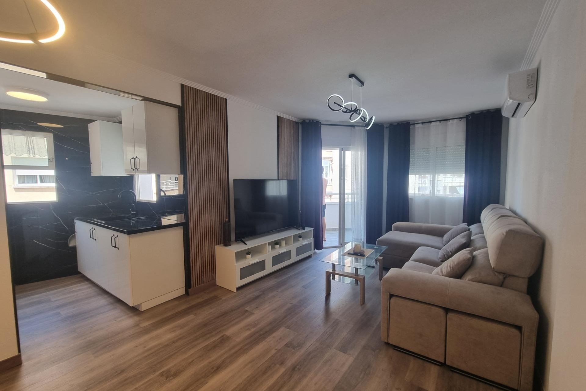 Herverkoop - Apartment -
Torrevieja - Estacion De Autobuses