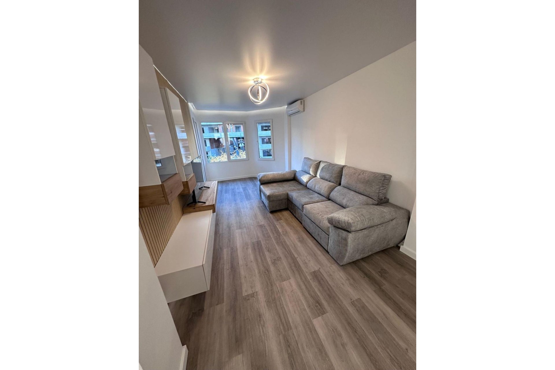 Herverkoop - Apartment -
Torrevieja - Estacion De Autobuses