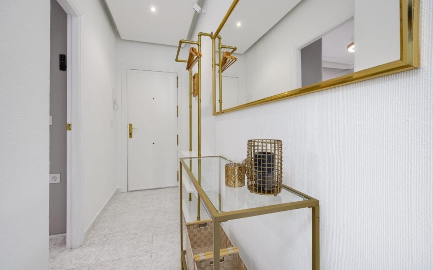 Herverkoop - Apartment -
Torrevieja - Estacion De Autobuses