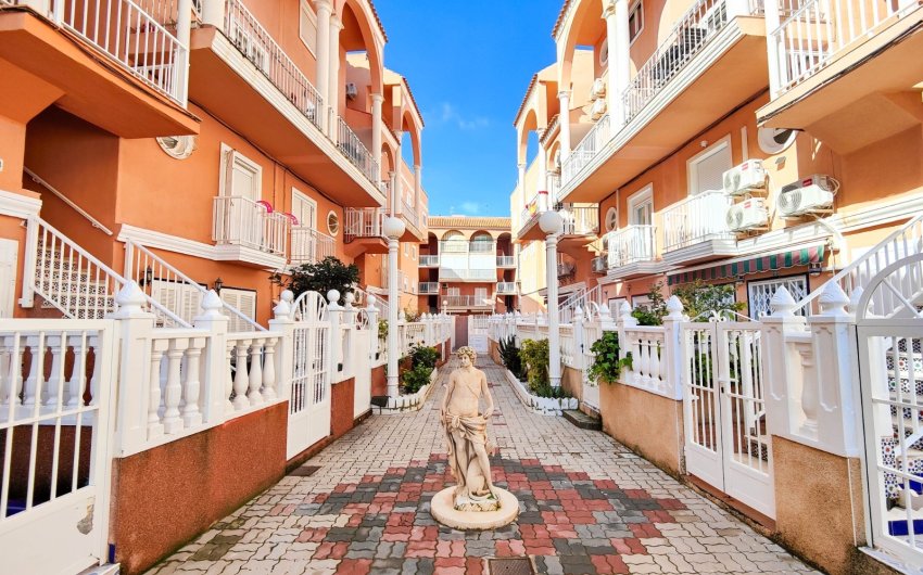 Herverkoop - Apartment -
Torrevieja - La Mata