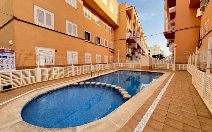 Herverkoop - Apartment -
Torrevieja - La Mata
