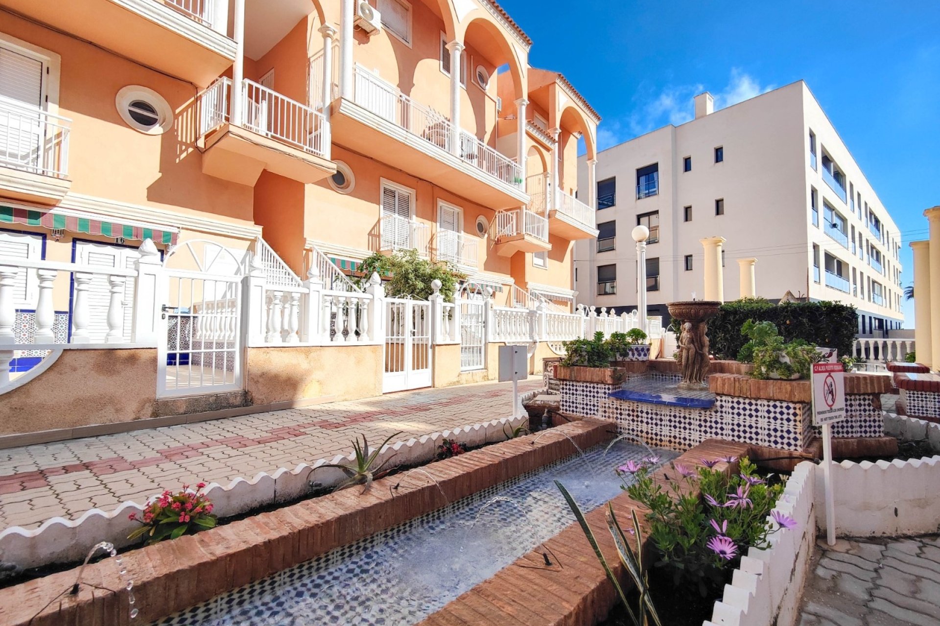 Herverkoop - Apartment -
Torrevieja - La Mata
