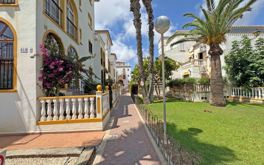 Herverkoop - Apartment -
Torrevieja - La Mata