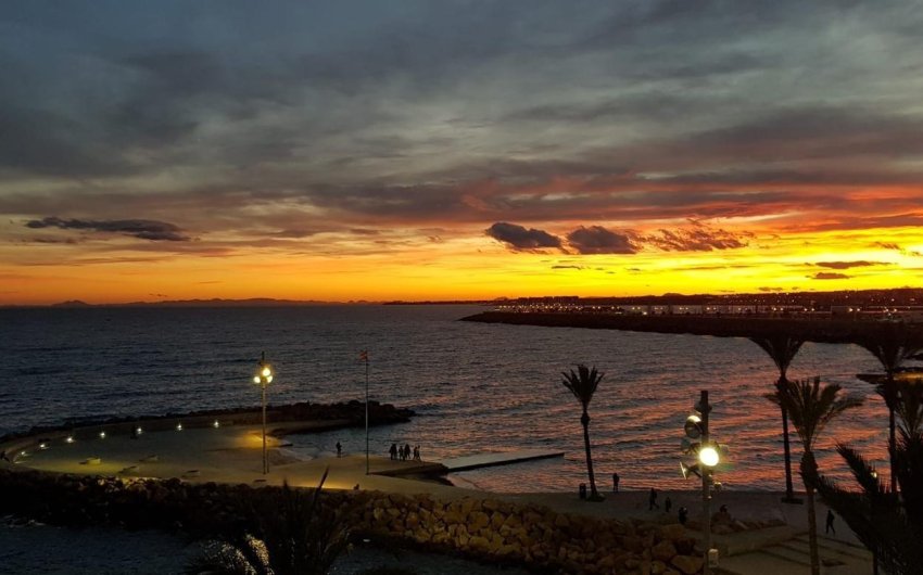 Herverkoop - Apartment -
Torrevieja - Las Piscinas Naturales