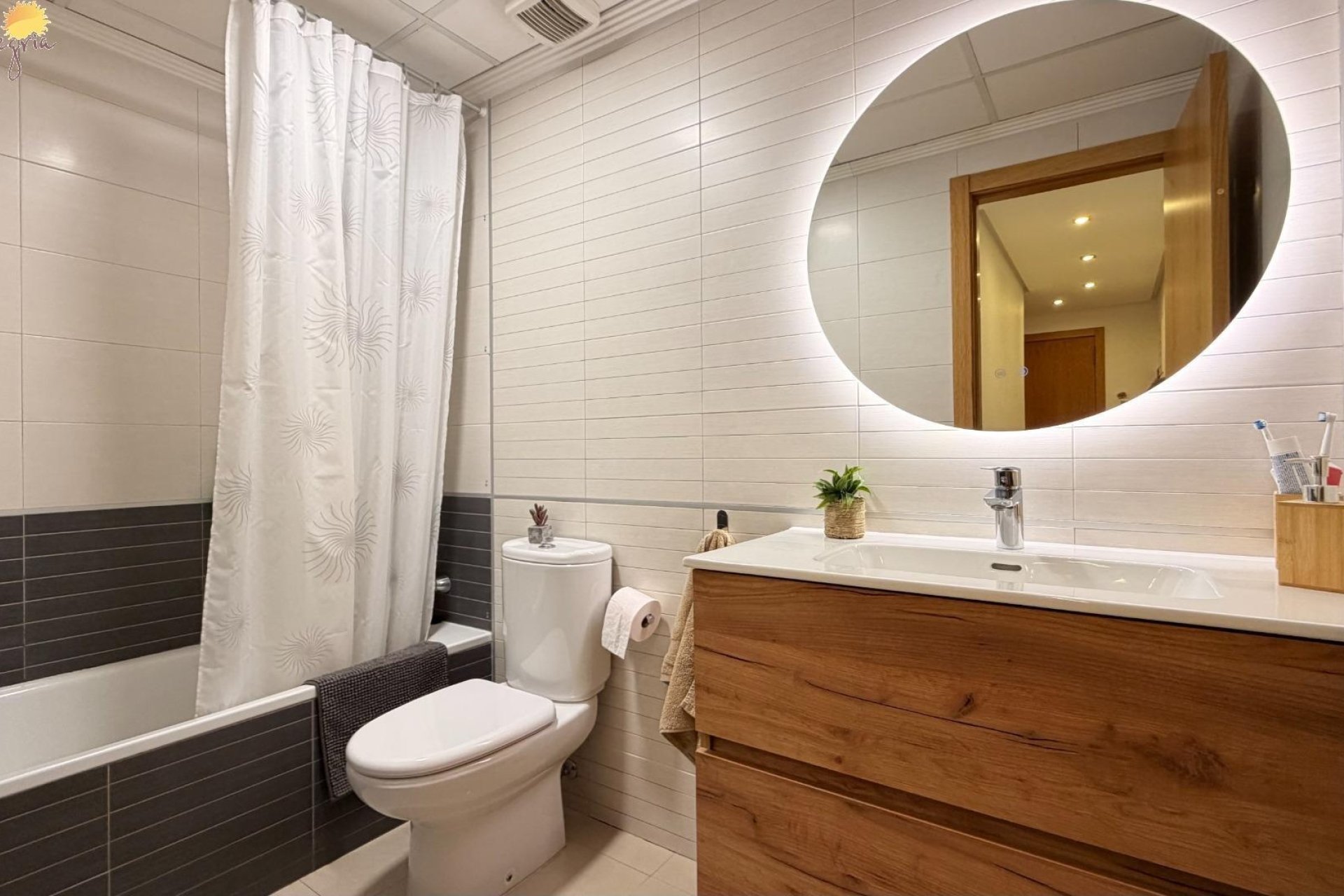 Herverkoop - Apartment -
Torrevieja - PARQUE DE LAS NACIONES