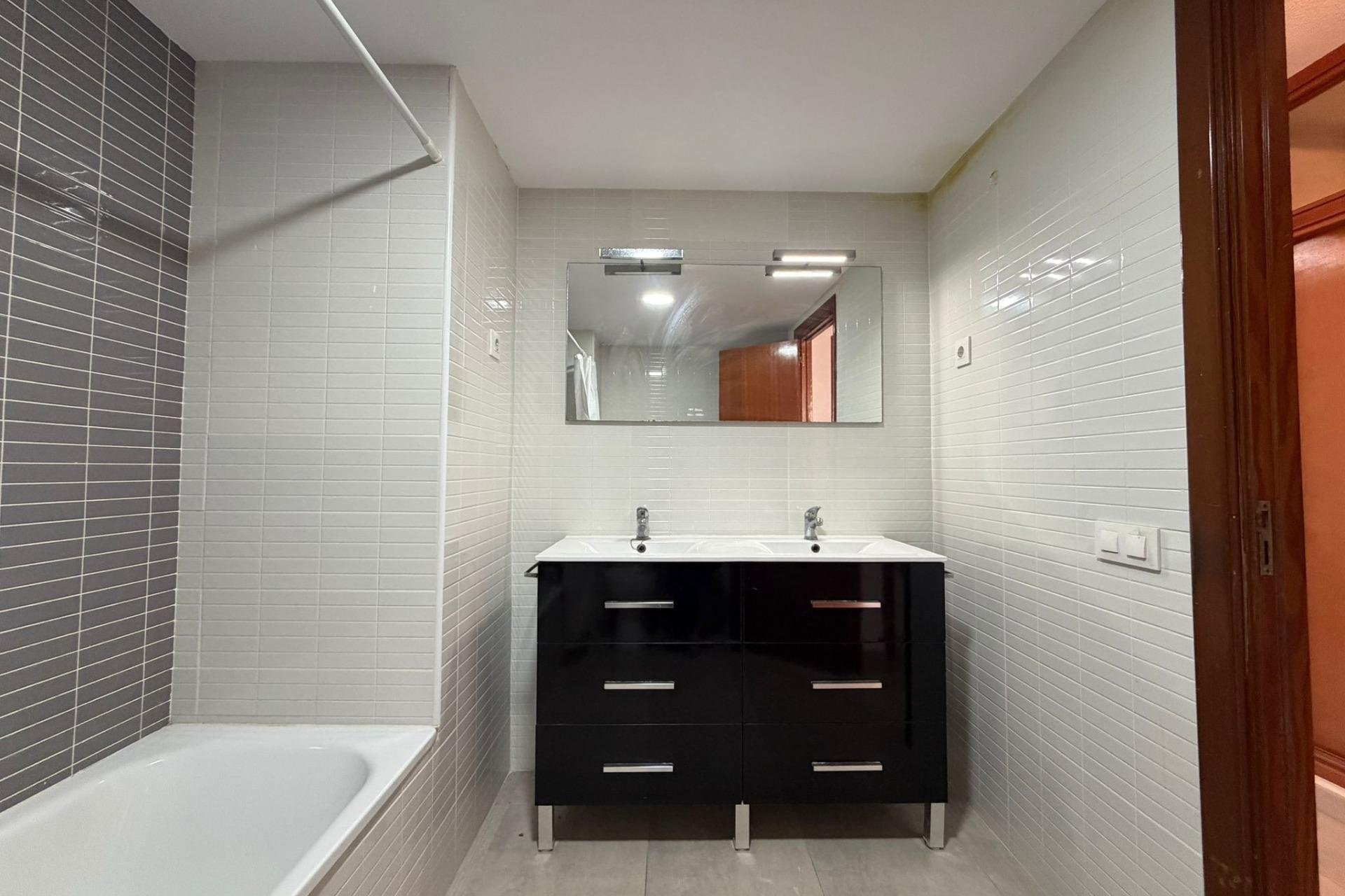 Herverkoop - Apartment -
Torrevieja - Playa de los Locos