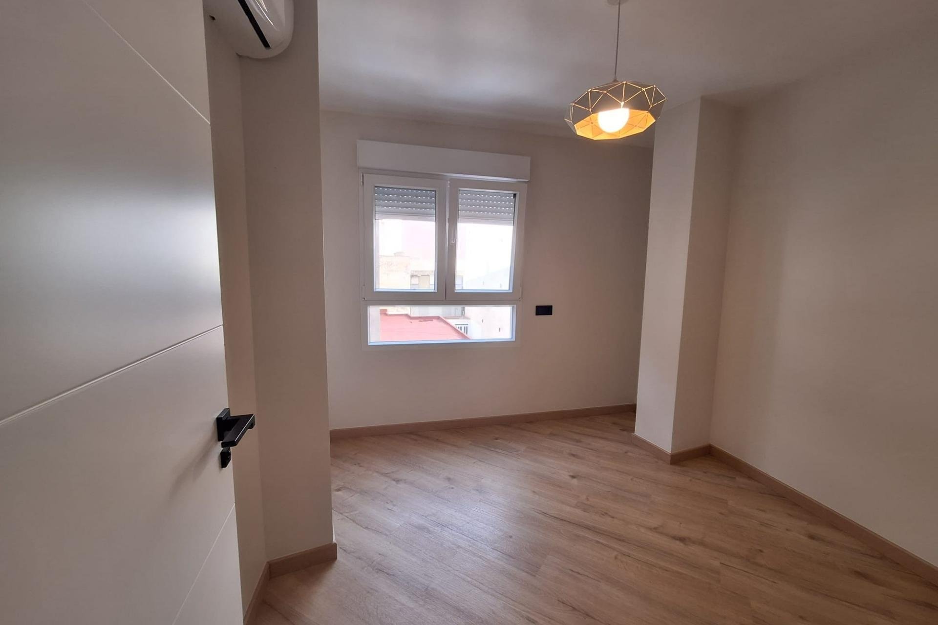 Herverkoop - Apartment -
Torrevieja - Playa de los Locos
