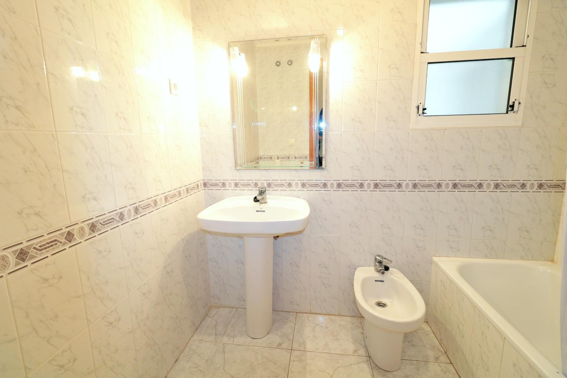 Herverkoop - Apartment -
Torrevieja - Playa del Cura