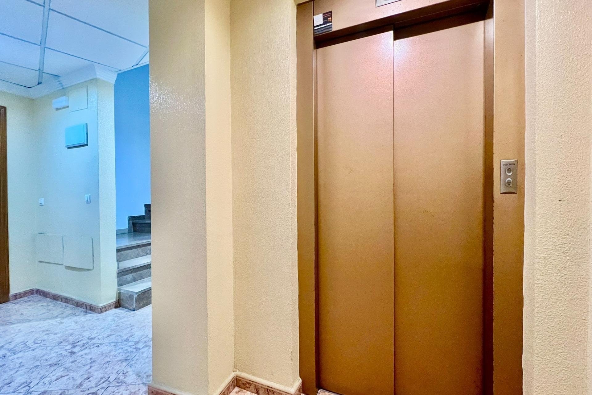 Herverkoop - Apartment -
Torrevieja - Playa del Cura