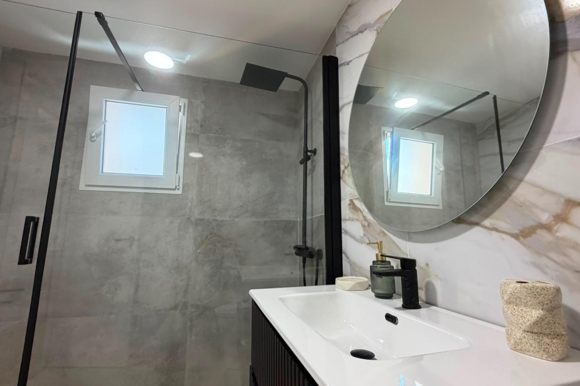Herverkoop - Apartment -
Torrevieja - Playa del Cura