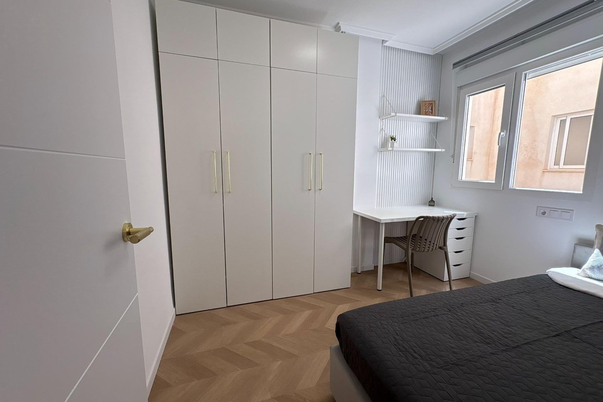 Herverkoop - Apartment -
Torrevieja - Playa del Cura