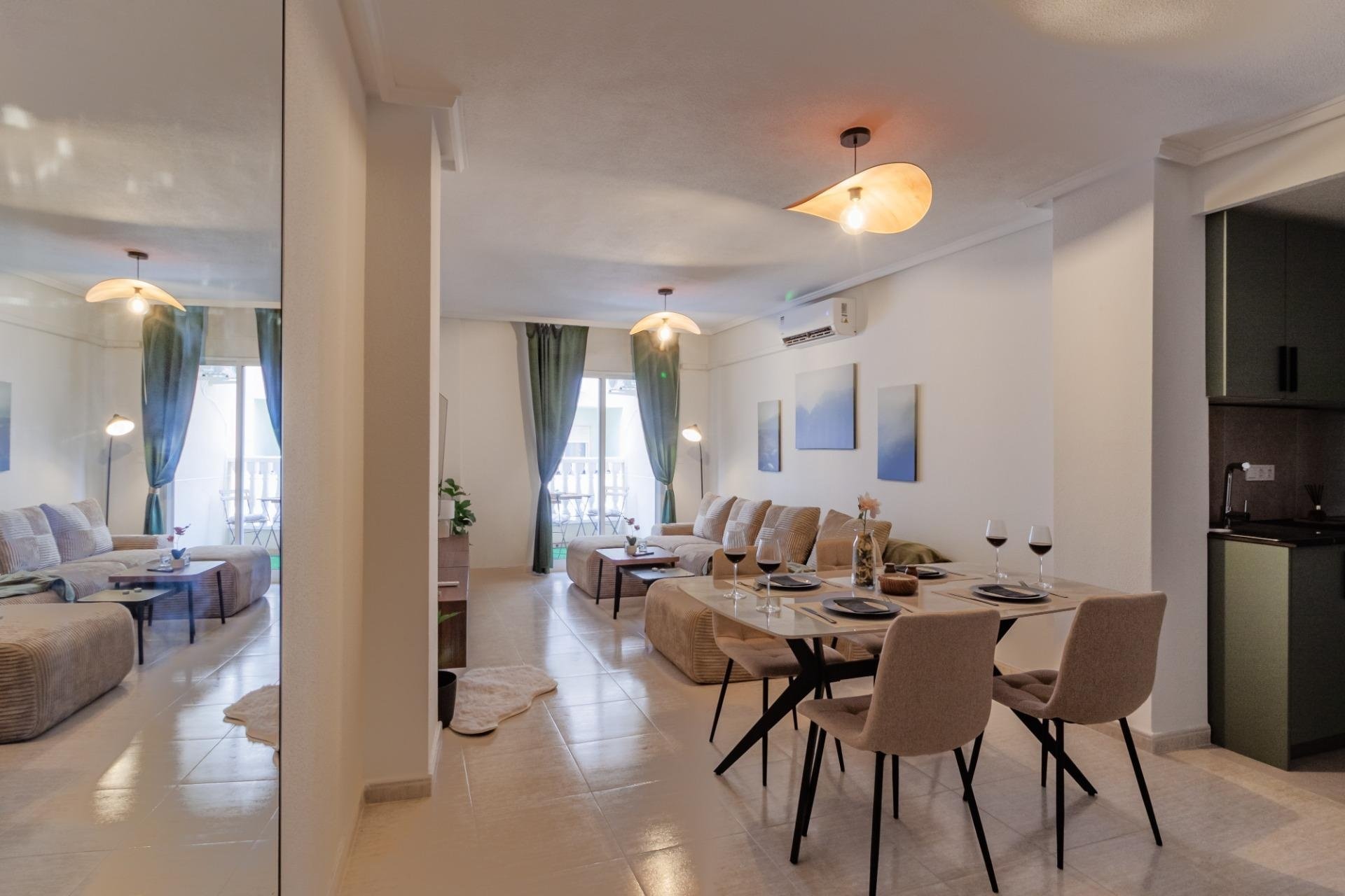 Herverkoop - Apartment -
Torrevieja - Playa del Cura