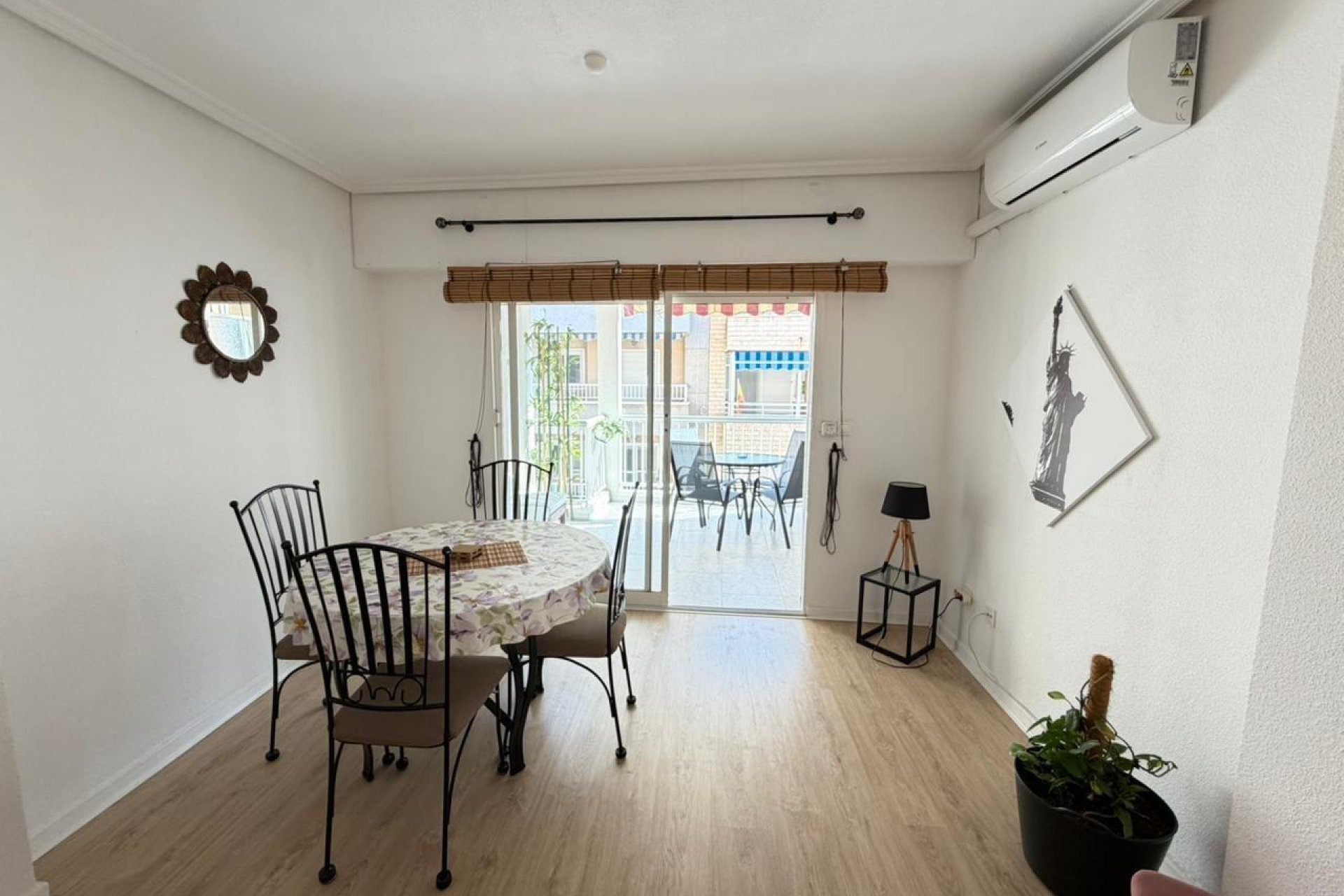 Herverkoop - Apartment -
Torrevieja - Playa del Cura