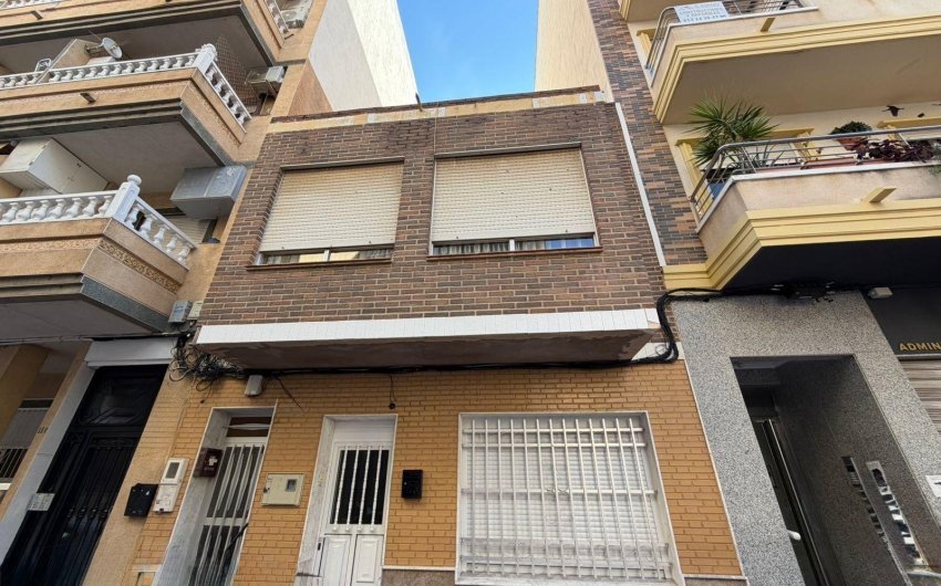 Herverkoop - Apartment -
Torrevieja - Playa del Cura