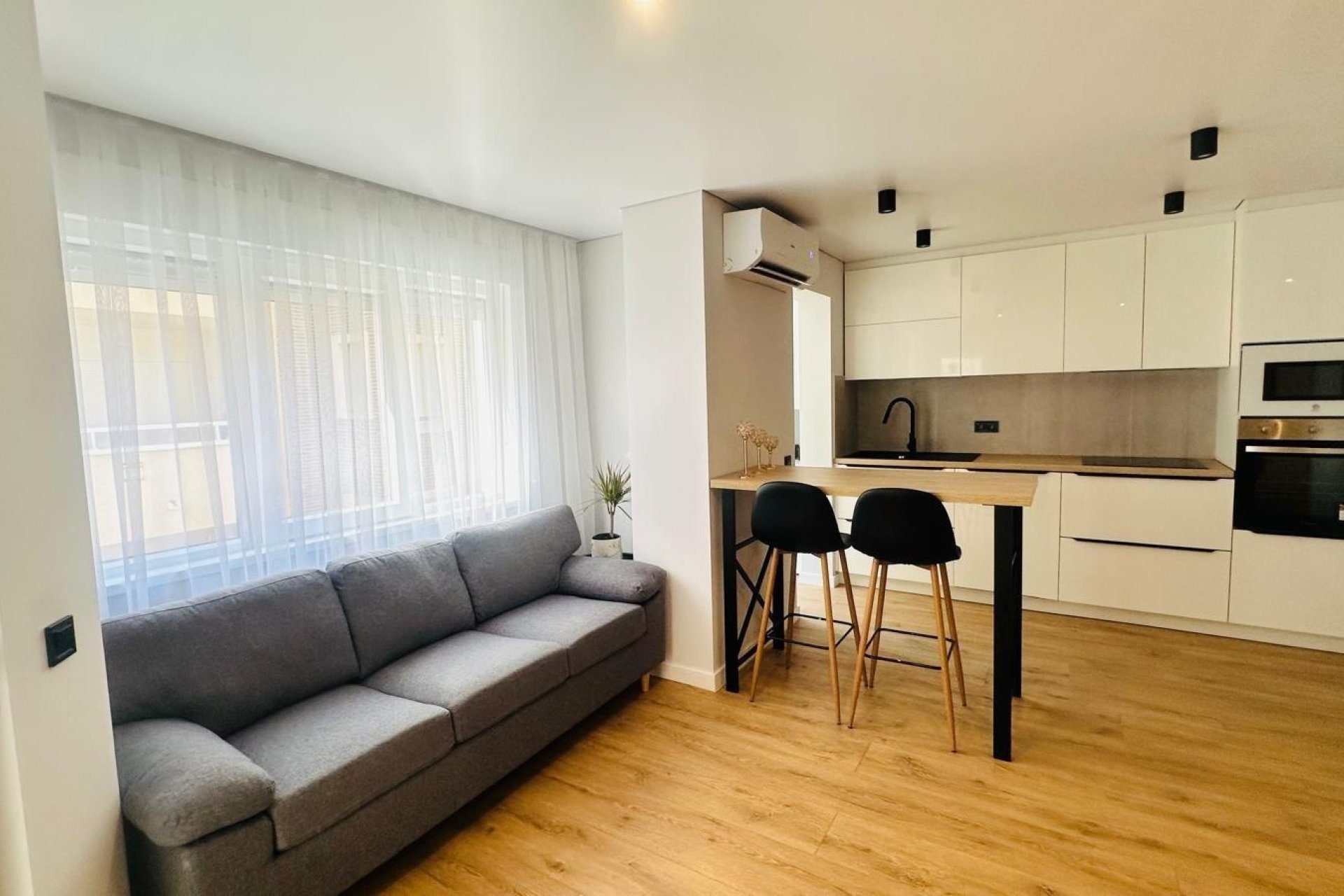 Herverkoop - Apartment -
Torrevieja - Playa del Cura