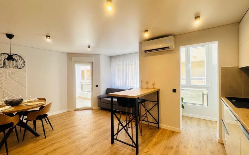 Herverkoop - Apartment -
Torrevieja - Playa del Cura