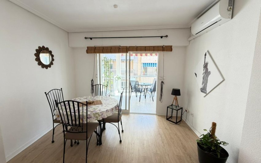 Herverkoop - Apartment -
Torrevieja - Playa del Cura