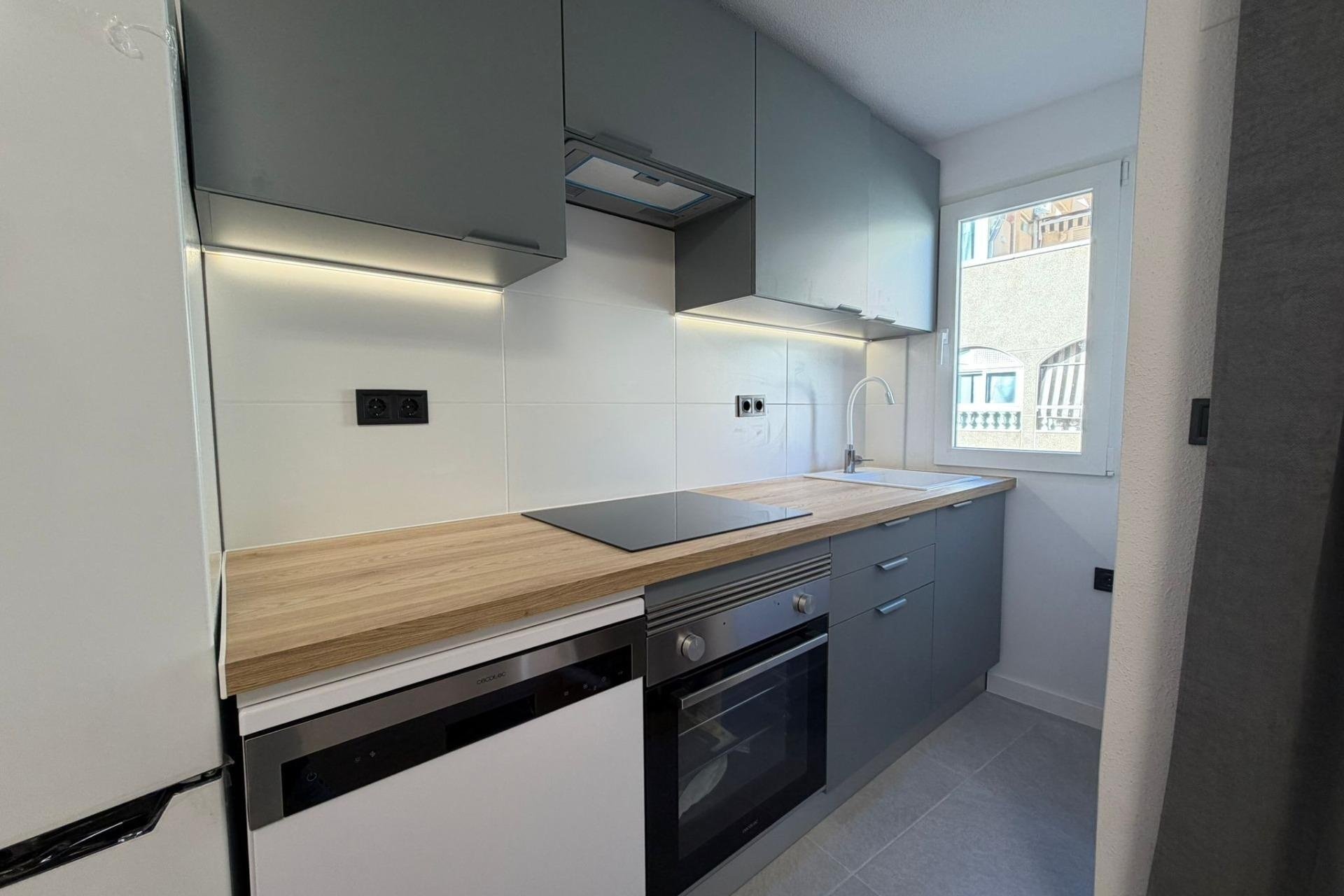 Herverkoop - Apartment -
Torrevieja - Playa del Cura