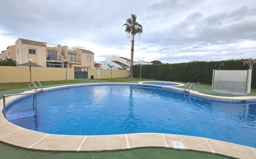 Herverkoop - Apartment -
Torrevieja - San Luis