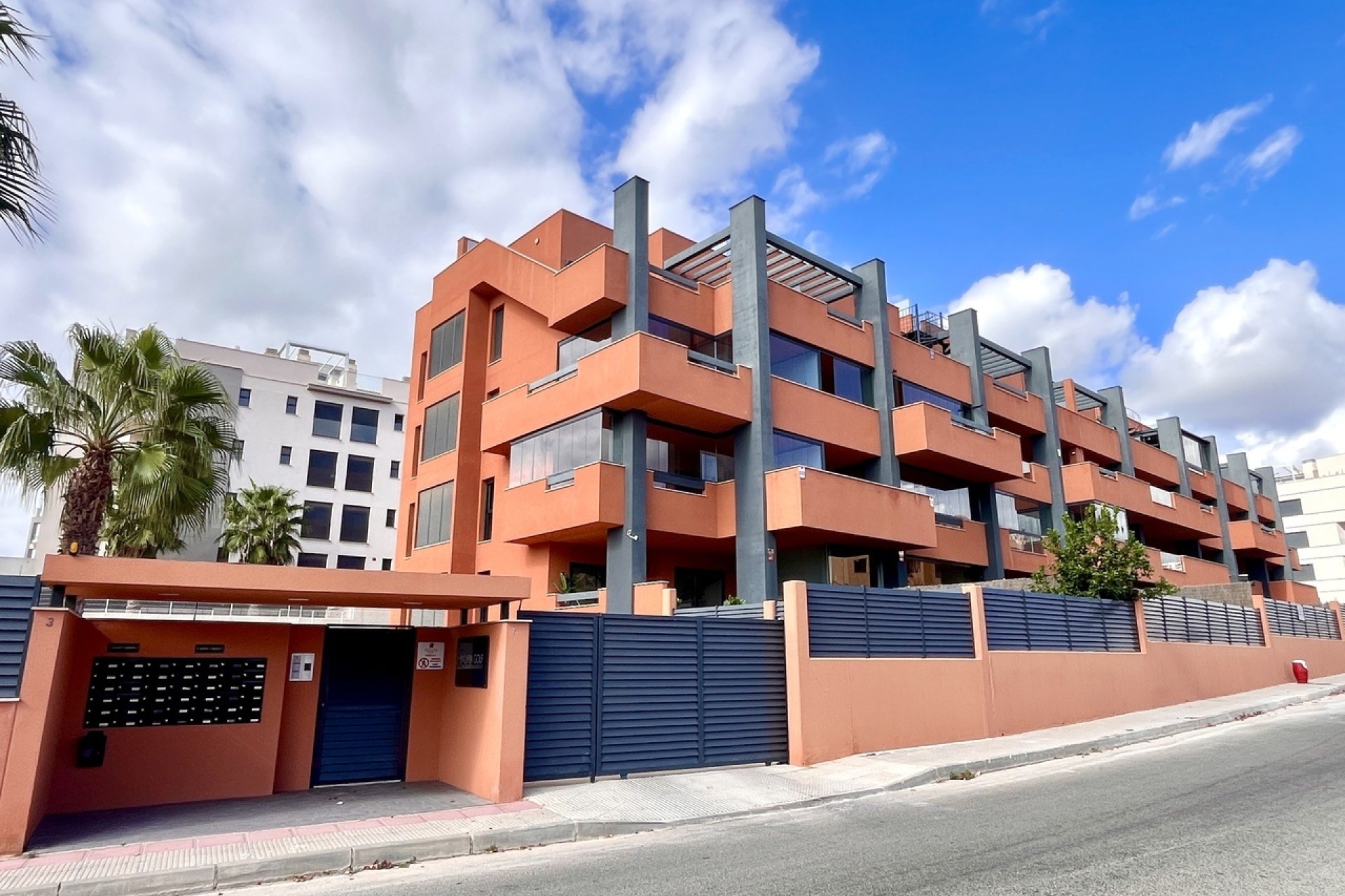 Herverkoop - Apartment -
Villamartin - Costa Blanca