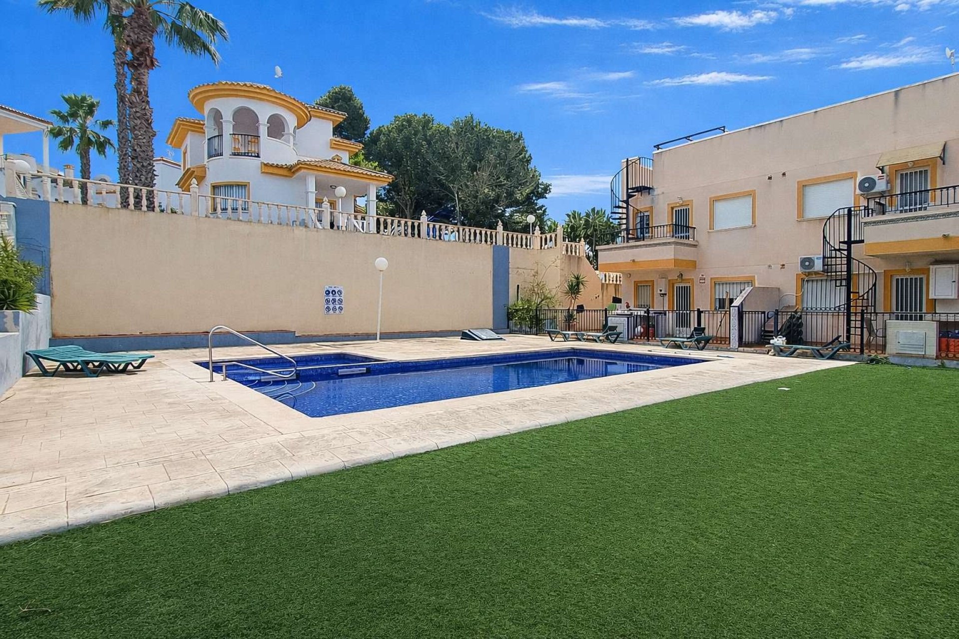 Herverkoop - Apartment -
Villamartin - Costa Blanca